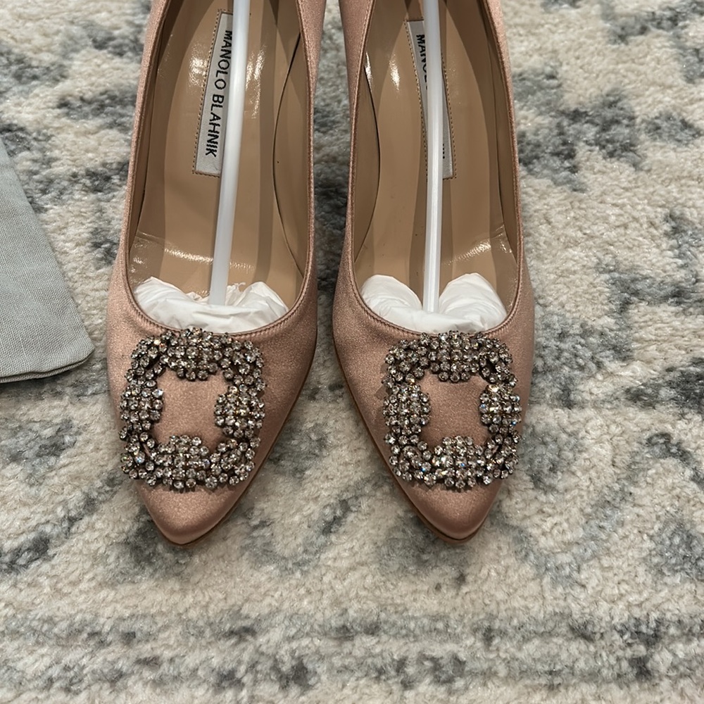 Manolo Blahnik Satin Hangisi Pumps Blush 70mm 38.5 - Picture 7 of 9